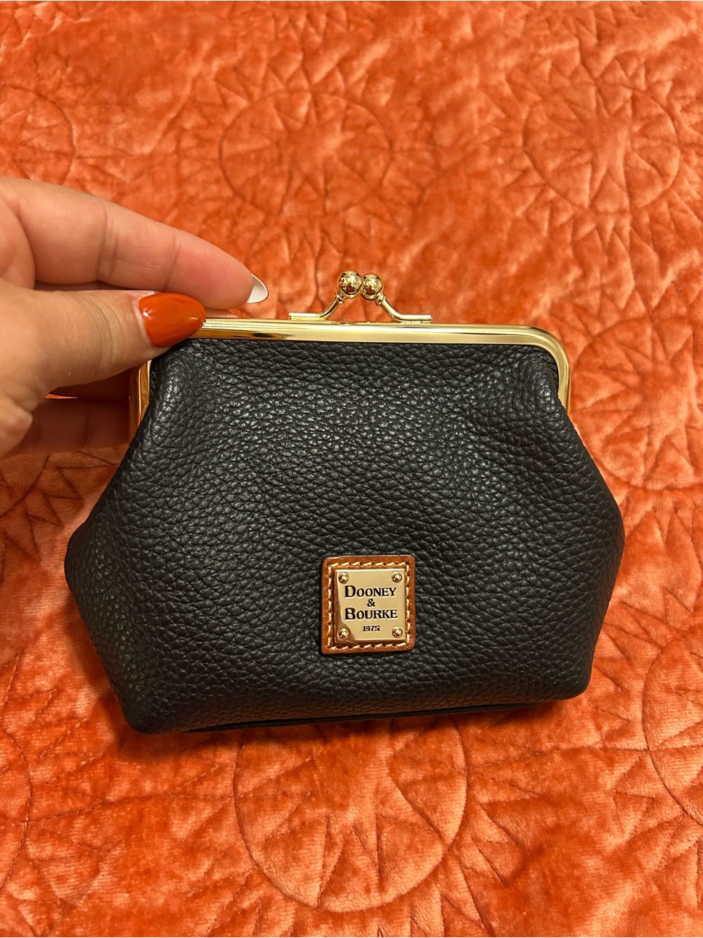 Dooney & Bourke Black Pebbled Leather Kiss-Lock Coin Purse wallet